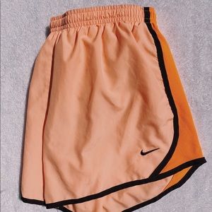 Nike Tempo Shorte